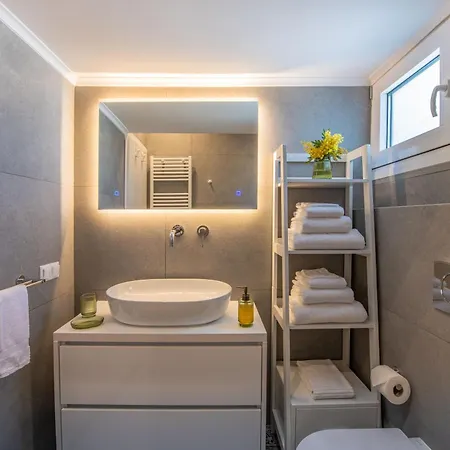 Artsy Spacious Cozy In Glyfada Center 雅典