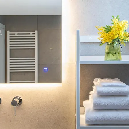 Artsy Spacious Cozy In Glyfada Center 雅典